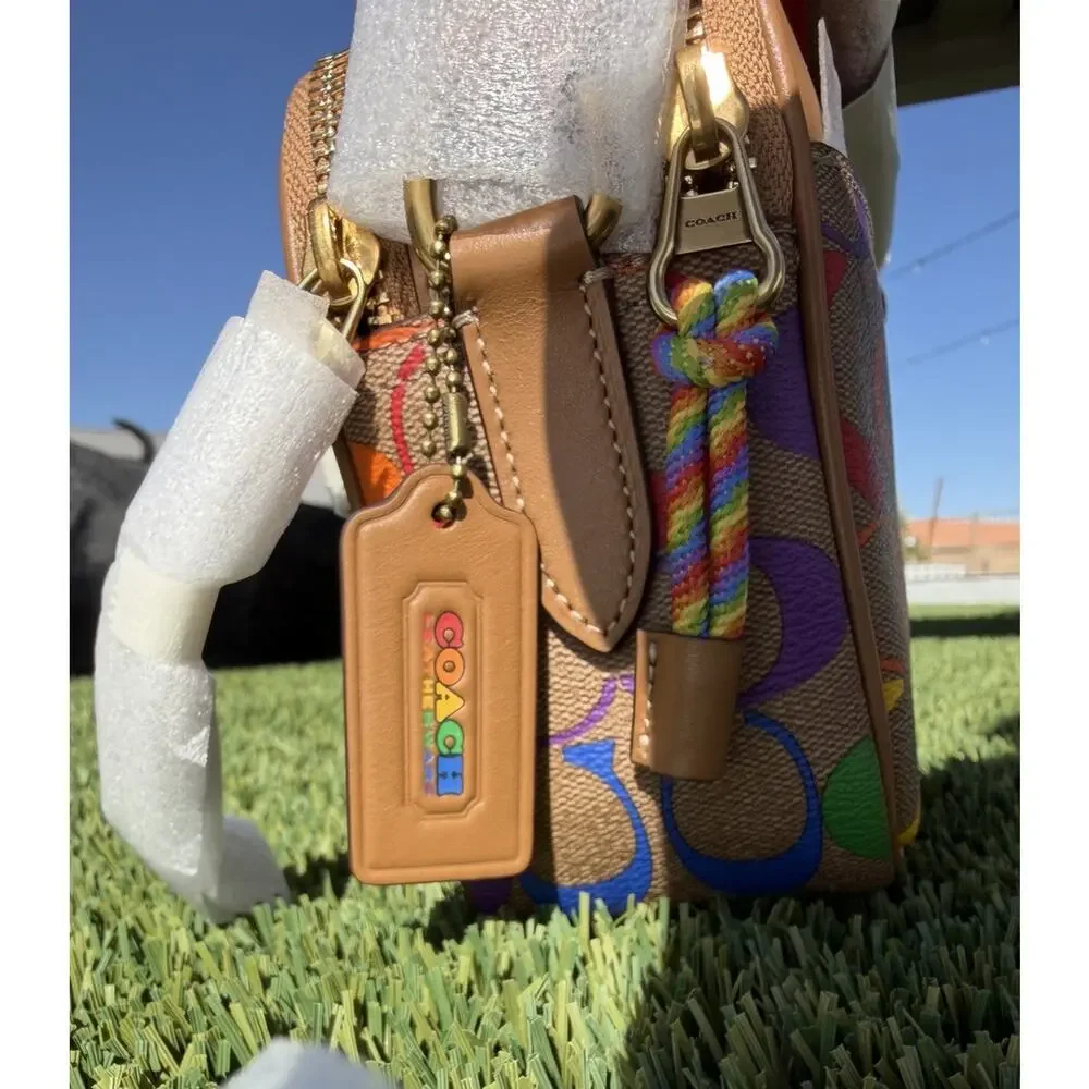NEW! Coach Graham Crossbody Bag Signature Beige Canvas Rainbow C4007‎